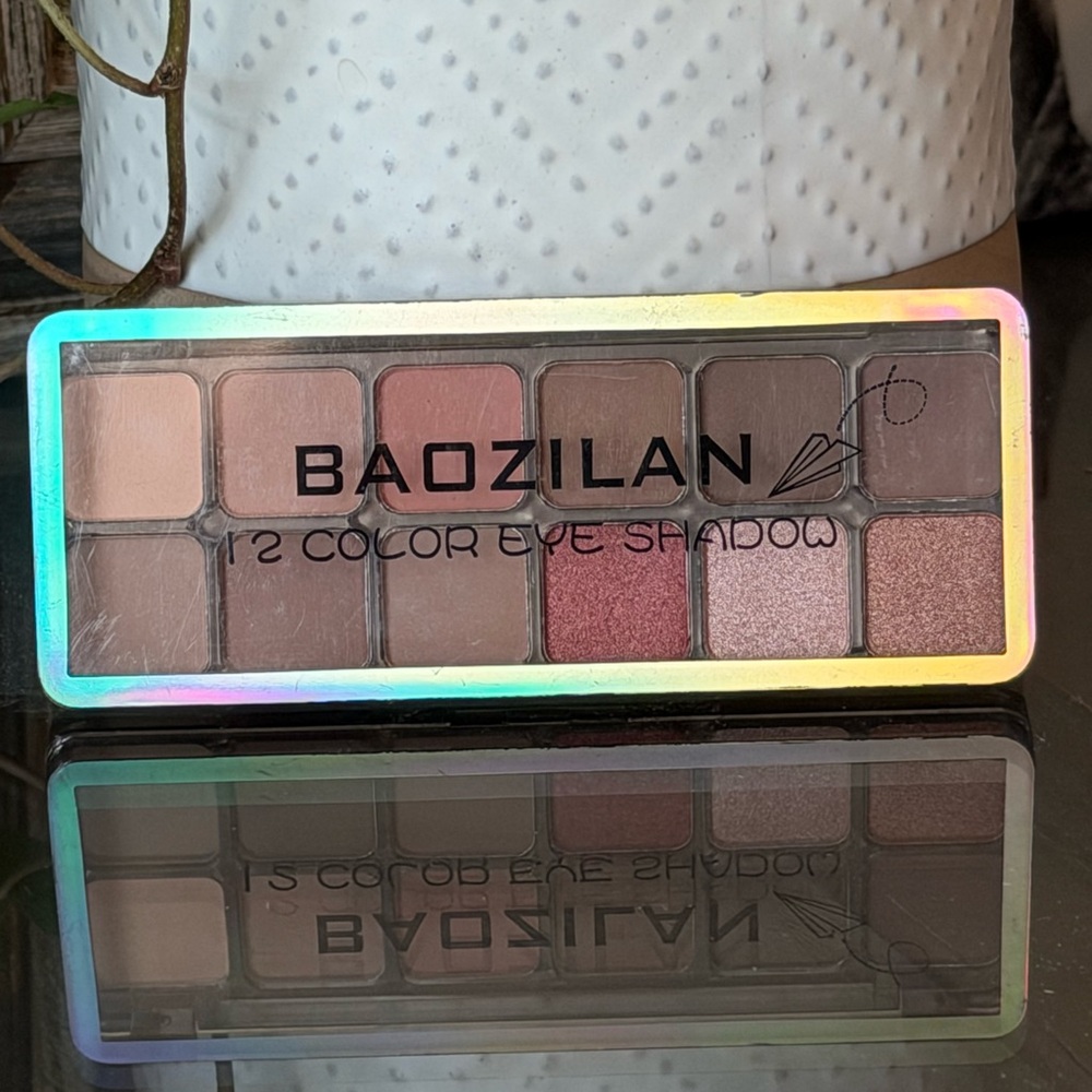 Baozilan Neutral Pink & Brown Eyeshadow Palette - 12 Shades